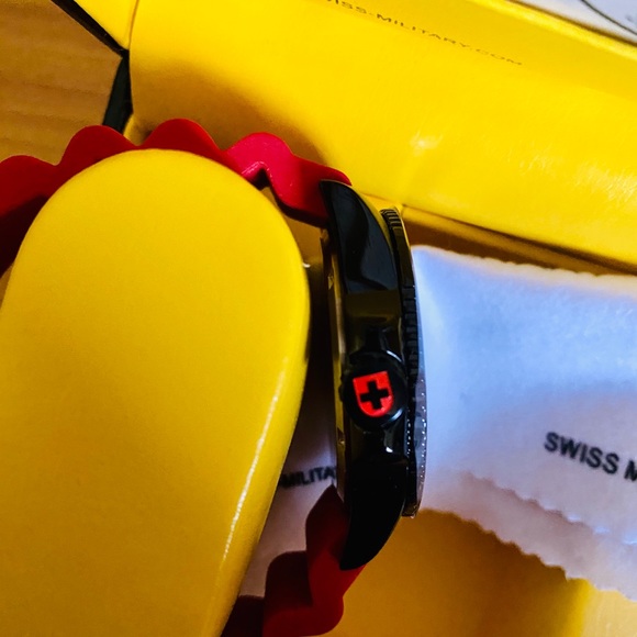 *NWT* Swiss Military GMT NERO SCUBA RED WATCH $635 - Picture 7 of 8